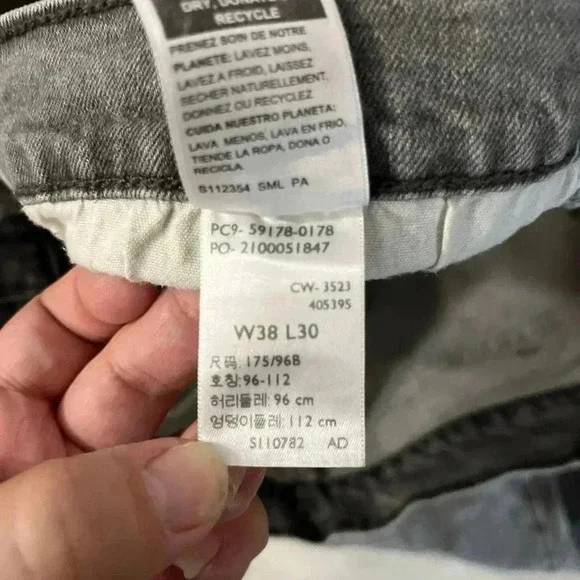 Levi’s Signature Black Label 38x30 Slim Straight Leg Gray Jeans - Picture 9 of 10